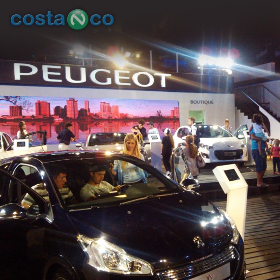 Peugeot . Stand Temporada Verano