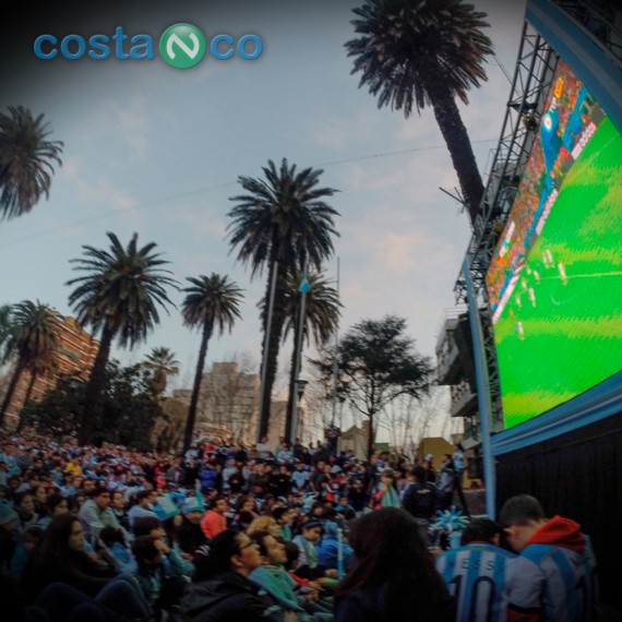 Pantalla Gigante en Plaza San Martin para el Mundial